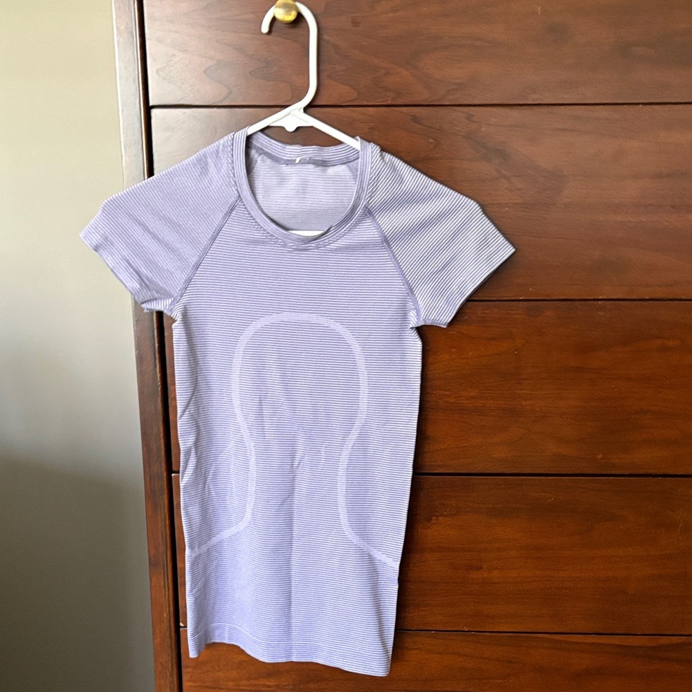 lululemon athletica Lavender Short-Sleeve Seamless Performance Tee